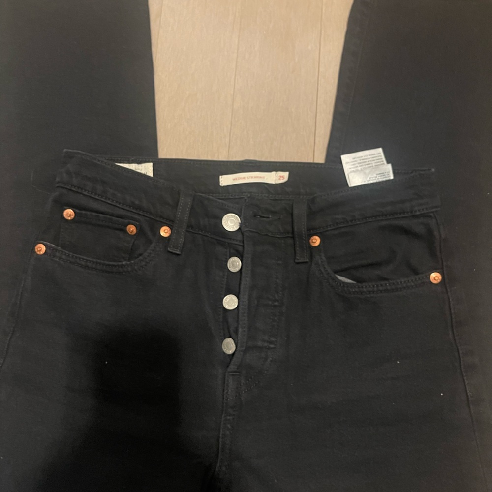 Levis wedgie straight black jeans